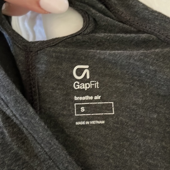 GapFit Grey Tank Top - Picture 3 of 3